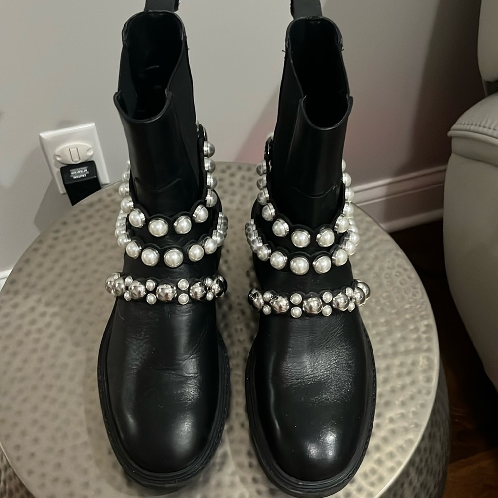 Brand new leather Zara ankle boots
